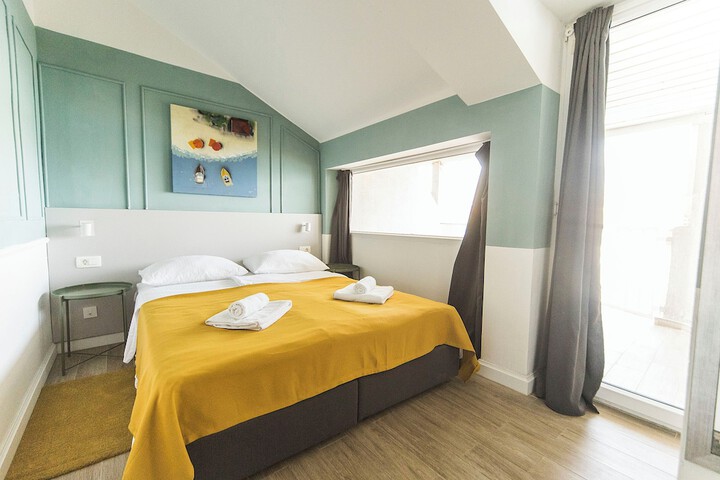 Room 10 of 97