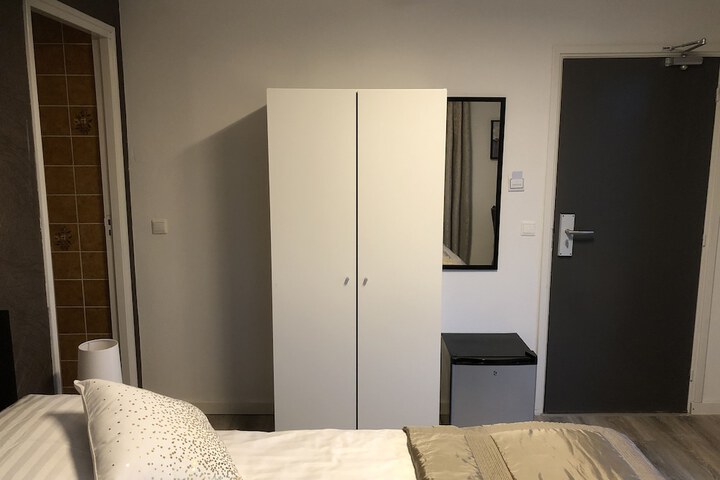 Room 18 of 42