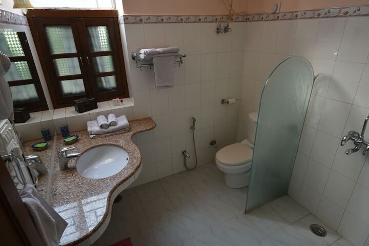Room 25 of 47