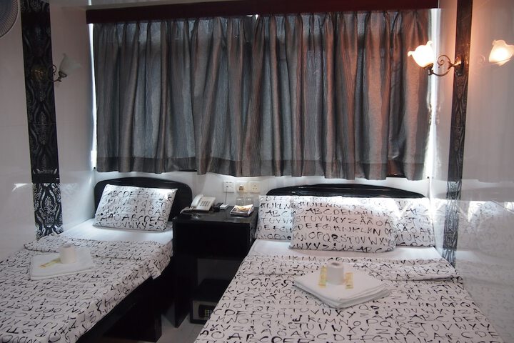 Room 15 of 31