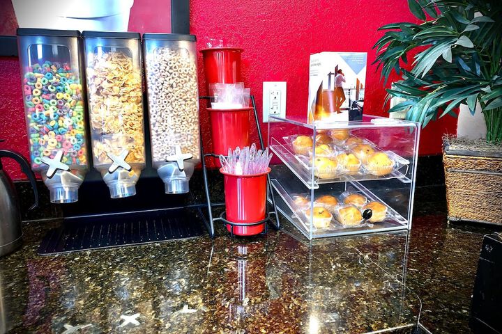 Breakfast/Coffee Service 28 of 34