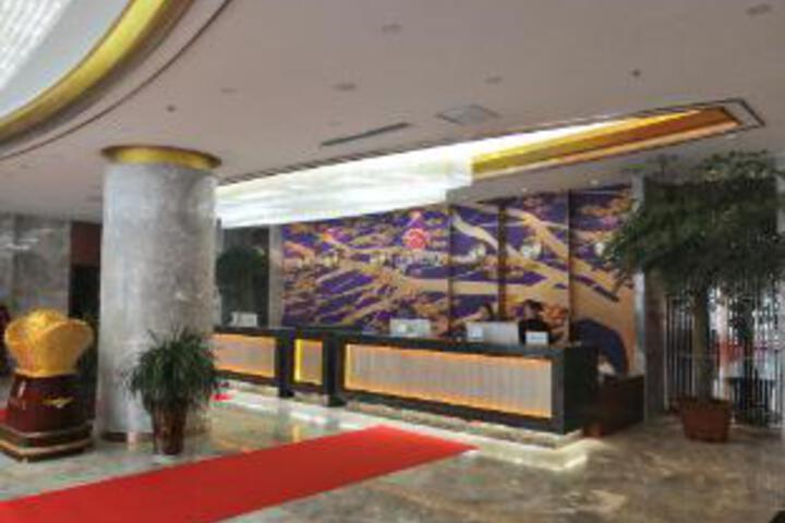 Yilong Hotel