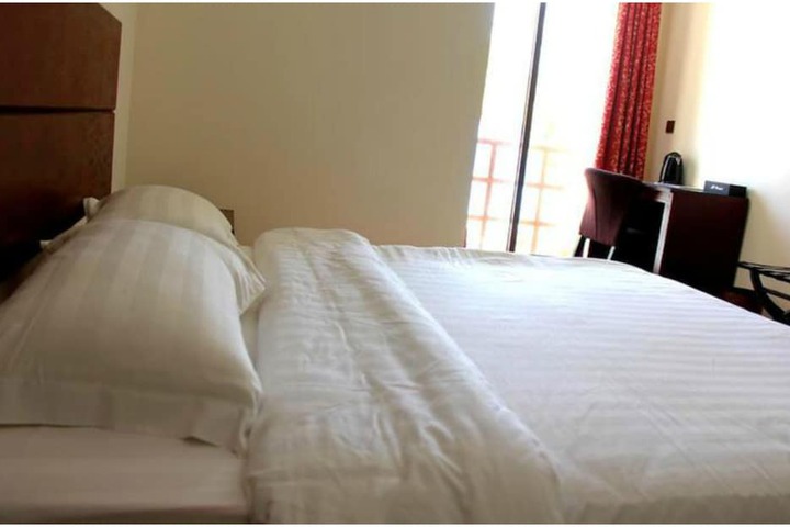 Room 4 of 35