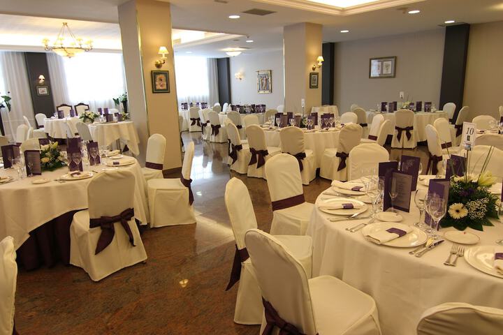 Ballroom/Hall 43 of 48