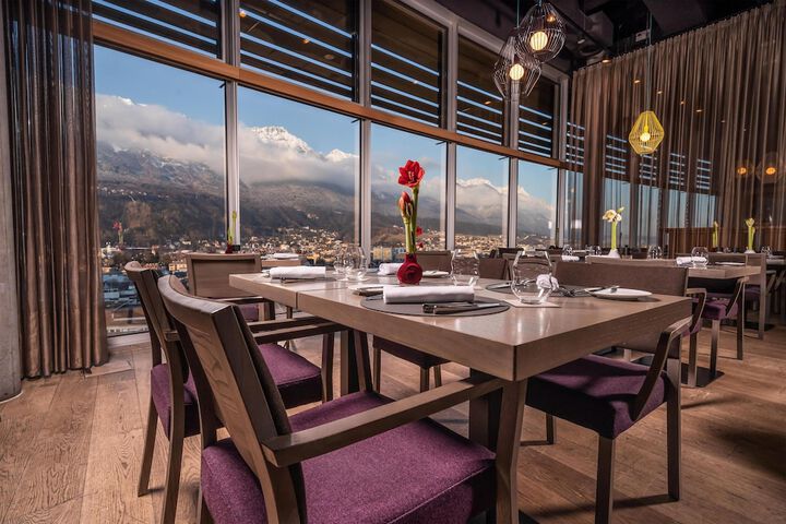 Dining 77 of 138