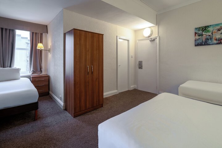 Room 36 of 92