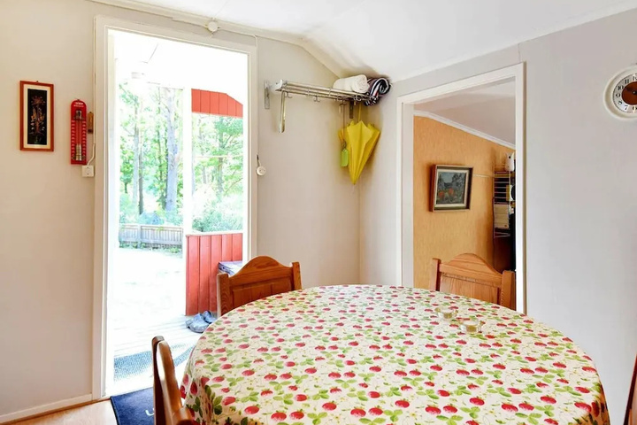 Room 2 of 12