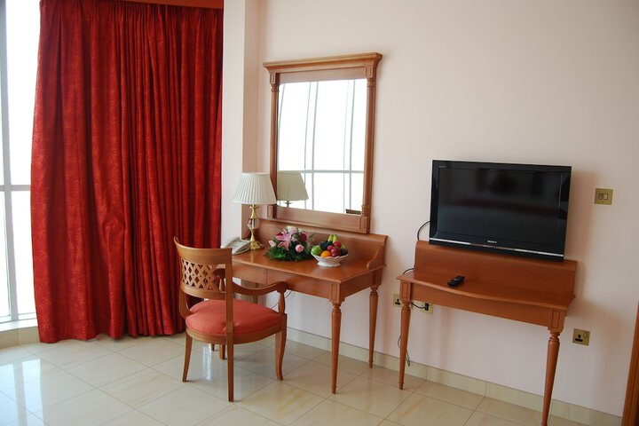 Room 6 of 39