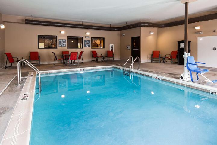 Pool Hotel