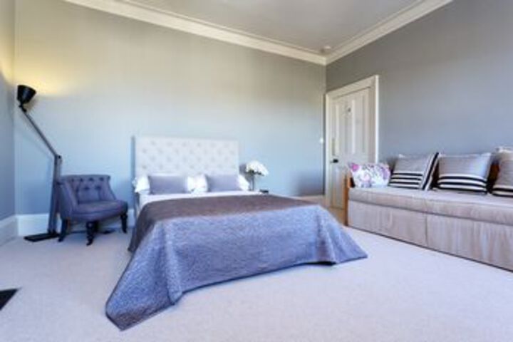 Room 11 of 22