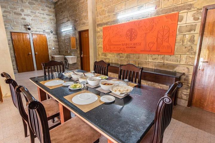 Dining 10 of 13