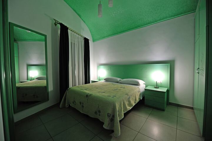 Room 7 of 30