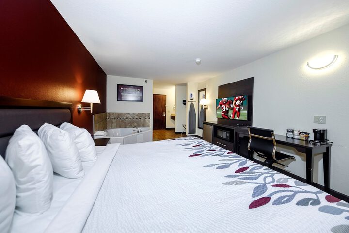 Room 10 of 33