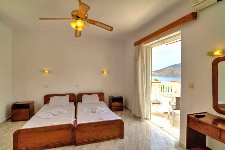 Room 2 of 28