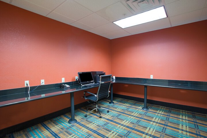Business Center 47 of 56