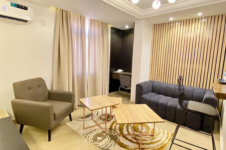 Room 14 of 14