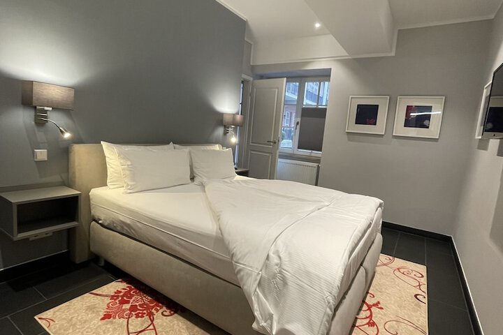 Room 18 of 79