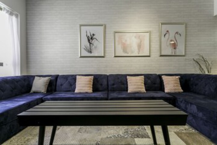 Room 12 of 28