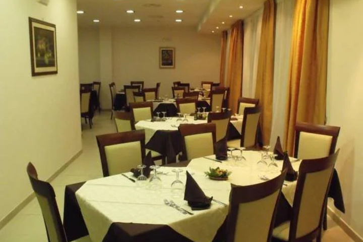 Dining 14 of 14