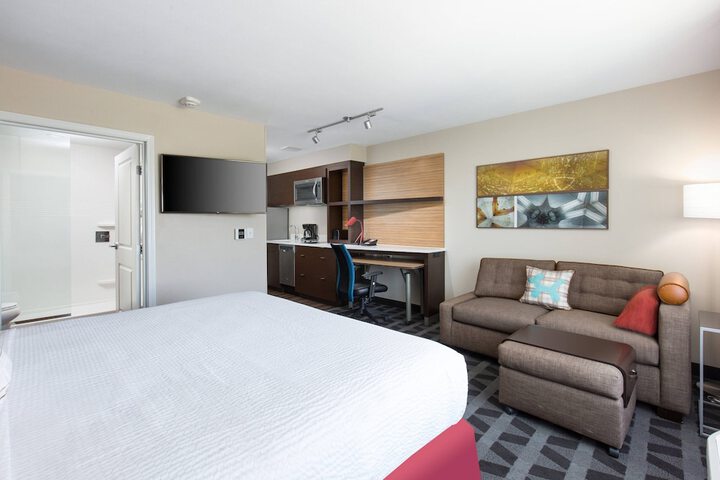 Room 5 of 84