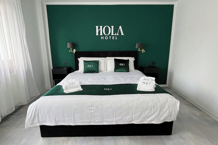 Room 14 of 14