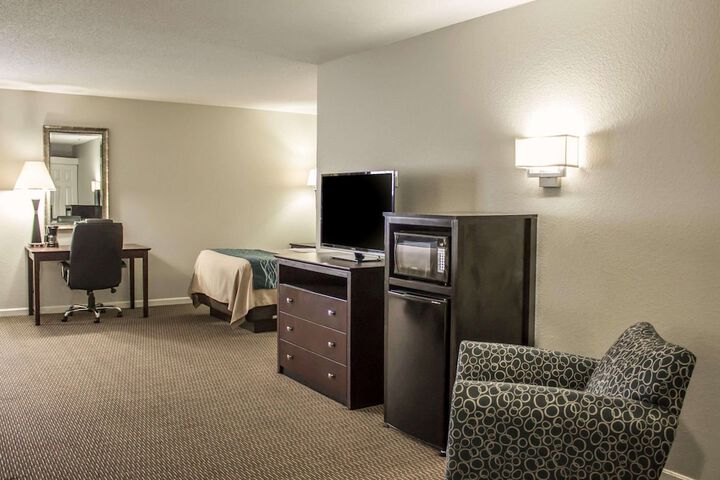 2 Double Beds (15 of 22)