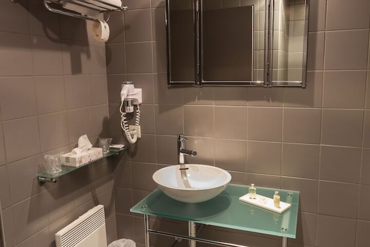 Clean Restrooms
