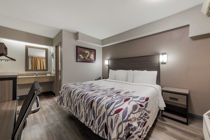 Standard | King Bed (9 of 18)