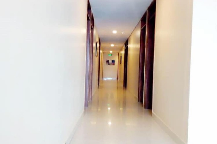 Ballroom/Hall 29 of 32