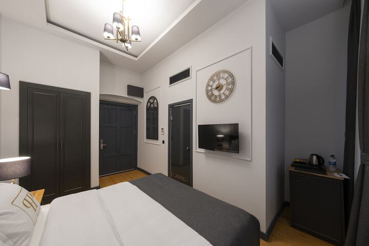 Room 15 of 134