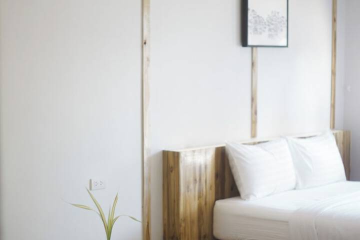 Room 4 of 20