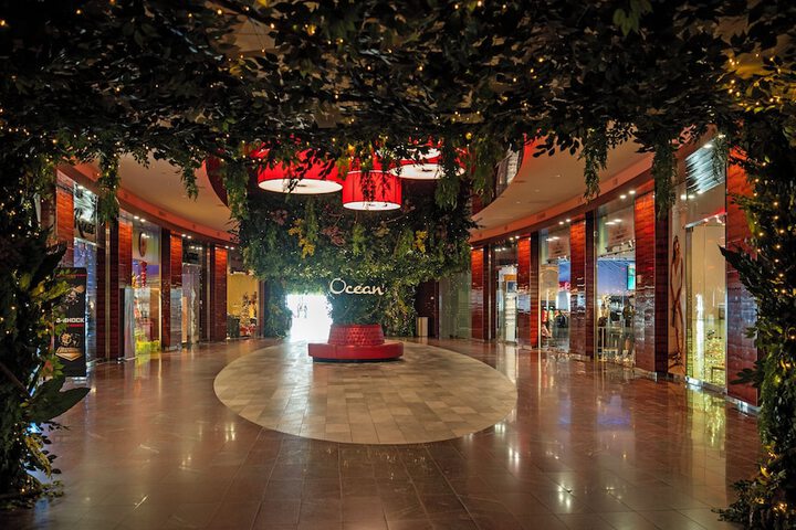 Shopping mall