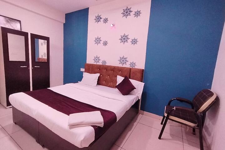 Room 12 of 23