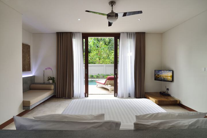 Room 4 of 62