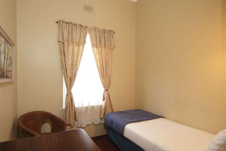 Room 4 of 44