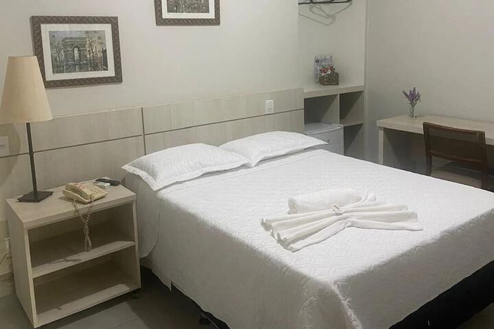 Room 4 of 16