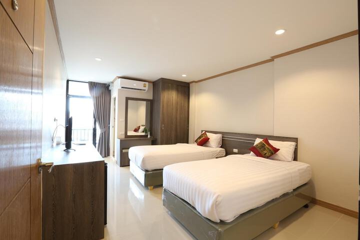 Room 6 of 38