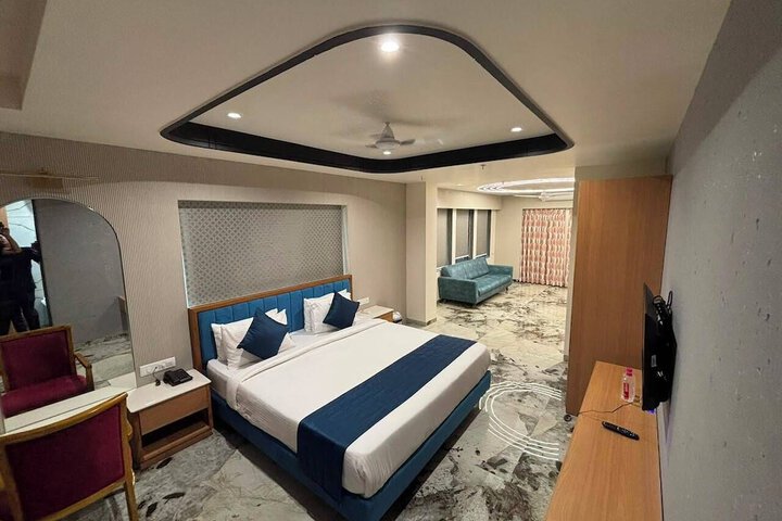 Room 27 of 121