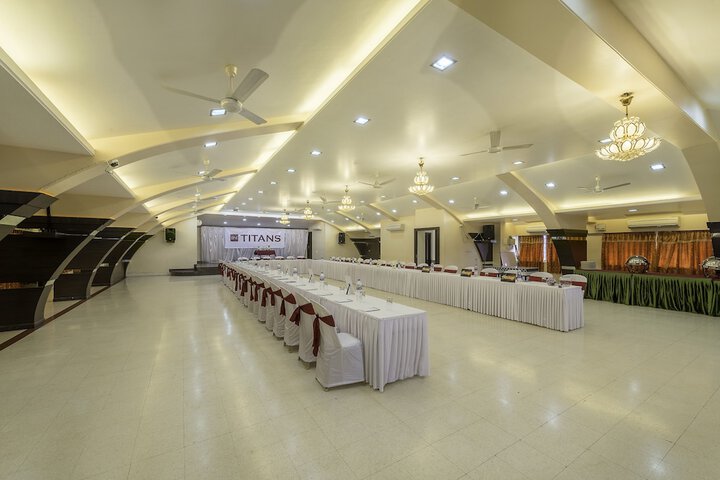 Ballroom/Hall 40 of 53