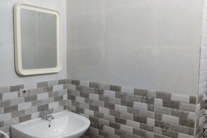 Room 8 of 12