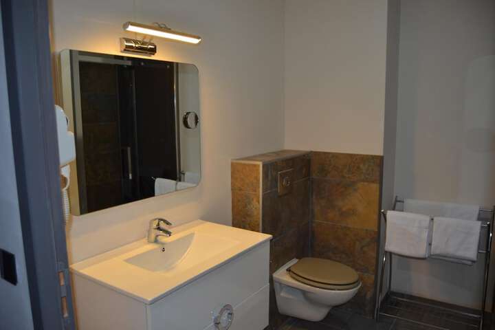 Room 15 of 51