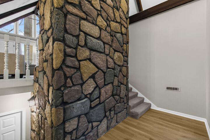 Room 9 of 26