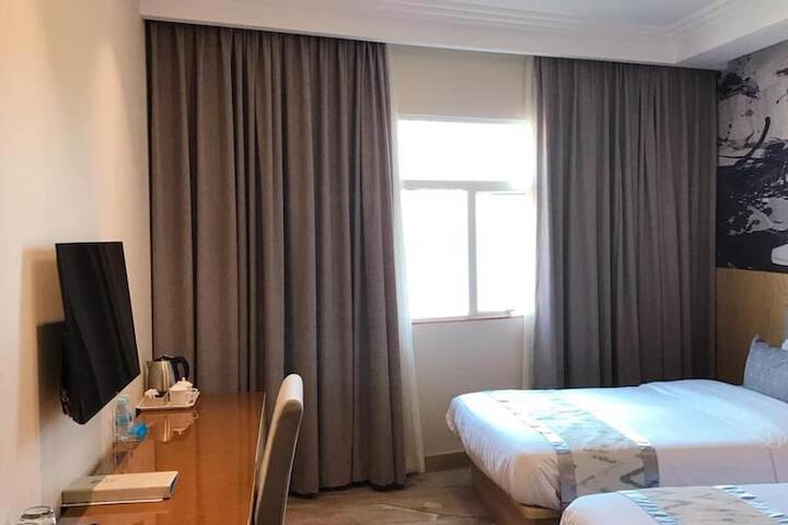 Room 29 of 53