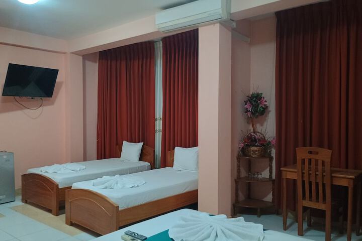 Room 16 of 29