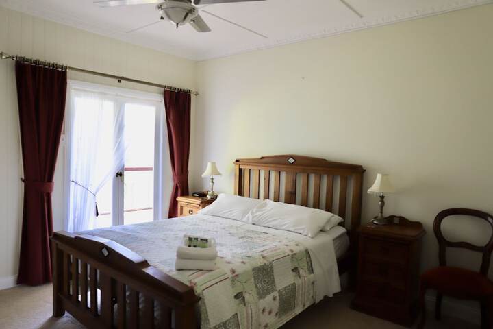 Room 4 of 61