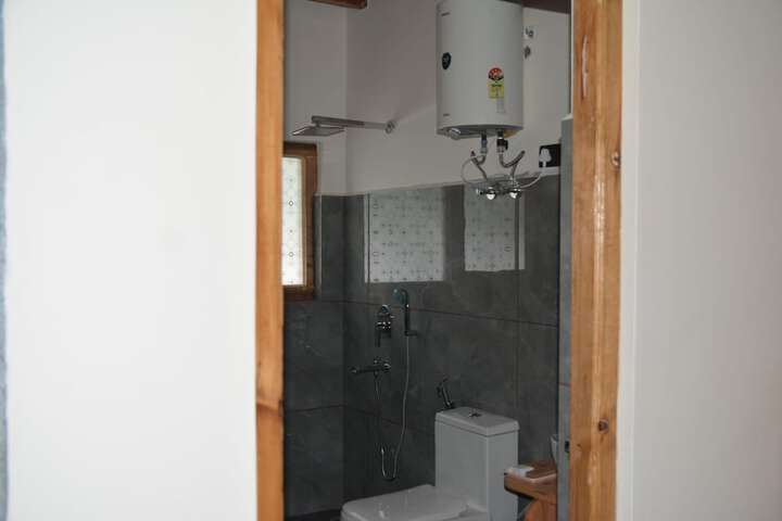 Room 15 of 36