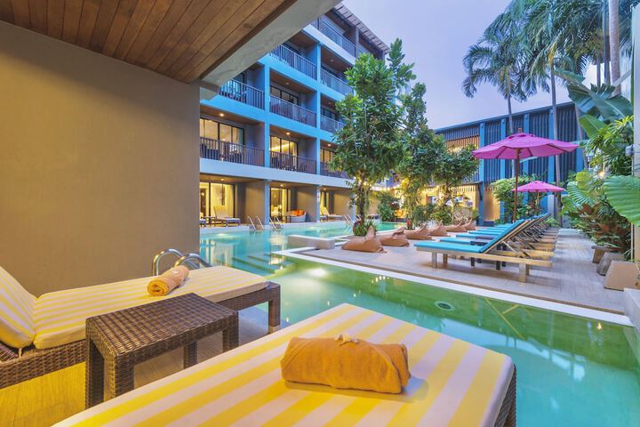 Hotel with Pool