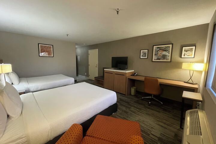 Room 5 of 18