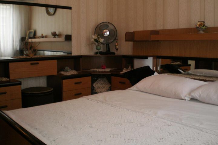Room 4 of 44