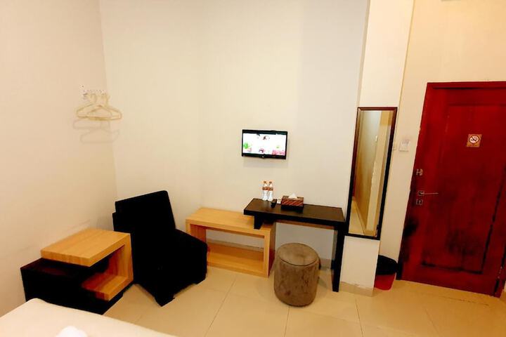 Room 30 of 53